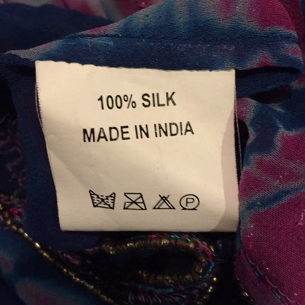 Exquisite shear silk shirt. Never worn. - Picture 7 of 7